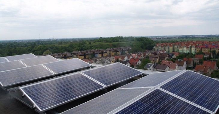 We Wrocławiu powstała pierwsza w mieście elektrownia słoneczna na dachu wieżowca