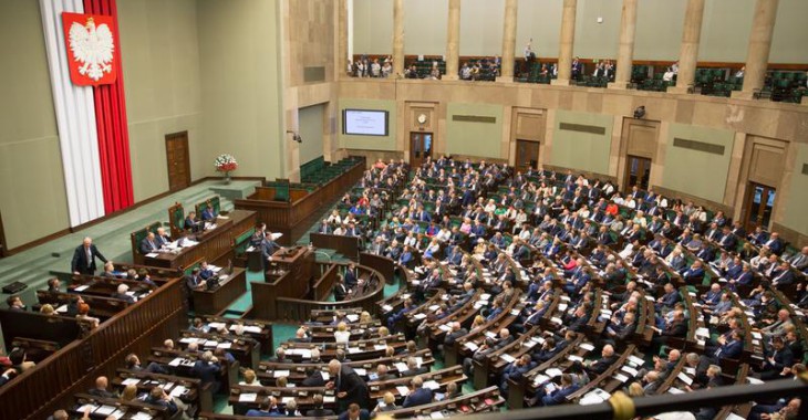 Porządki na rynku paliw. Sejm uchwalił nowelizację prawa energetycznego