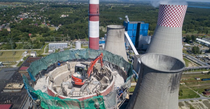 Nieczynny komin Elektrowni Łagisza zostanie wyburzony